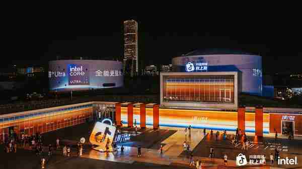 终端 AI 奇点已至 英特尔点燃 PC 新范式