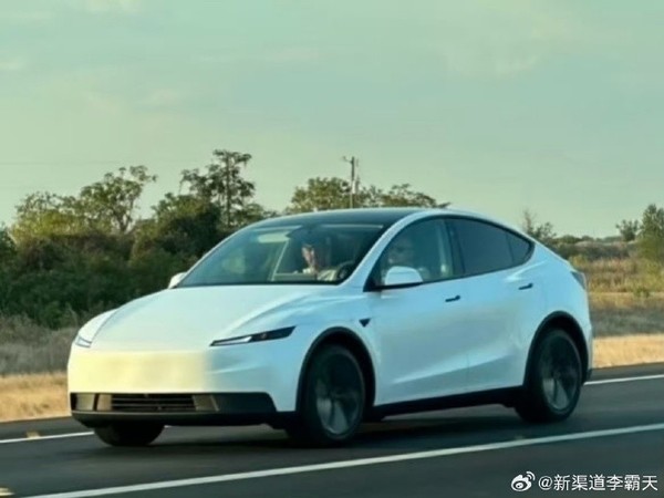 特斯拉ModelY廉价版现身，无灯带设计引关注