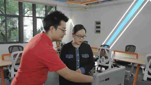 从课堂到产业:是什么让学生也能成为开源鸿蒙的共建者