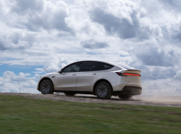 2025年10月全国批发销量54.6万辆，同比下降11%