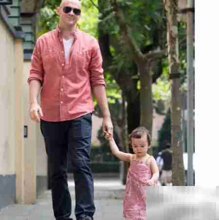 Old Navy情侣装甜蜜上线