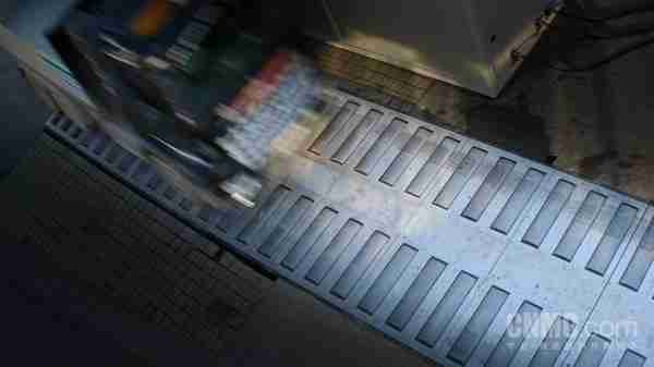 重卡碾过即发电：全球首个商业“道路发电厂”在德国启动