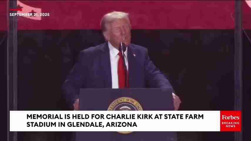 行为分析师解读：特朗普拥抱Erika Kirk事件的深层含义