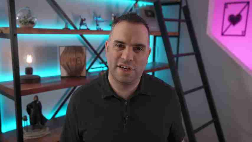 行为分析师解读：特朗普拥抱Erika Kirk事件的深层含义