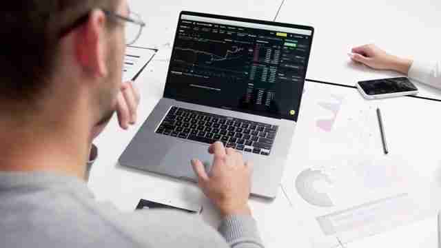 AI投资:能否实现财富增长?新手指南与风险应对