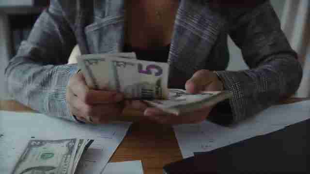 AI投资:能否实现财富增长?新手指南与风险应对