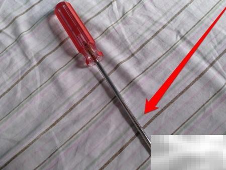 硬盘托拆卸步骤详解教程