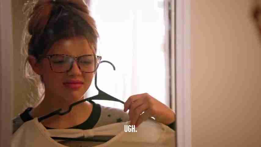 摆脱贫民窟!丑小鸭变天鹅:查莉的励志故事