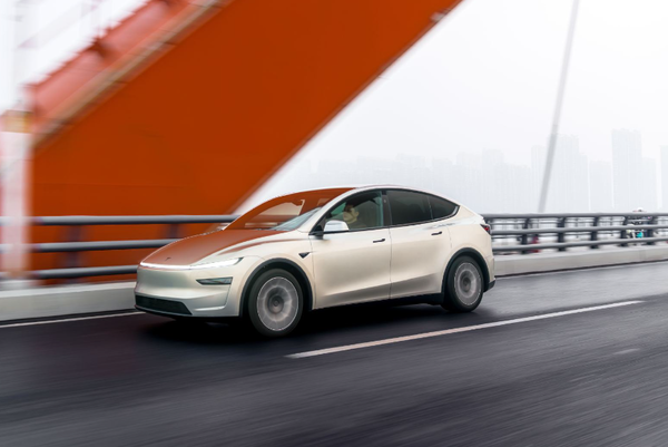 特斯拉加州禁售30天，辅助驾驶宣传引争议