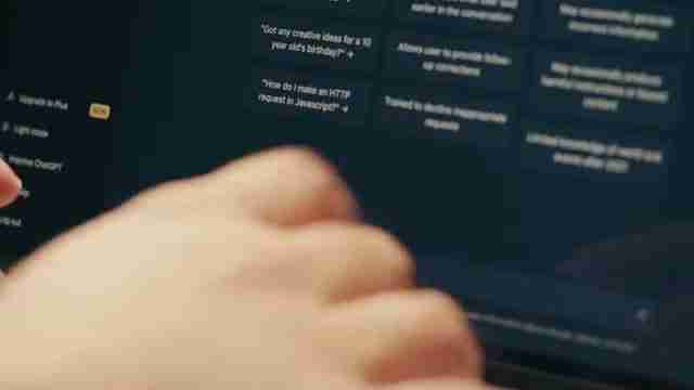 AI赋能YouTube：快速生成标题与描述，提升视频流量