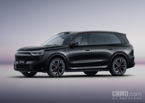 问界M8销量破15万台，登顶市场榜首