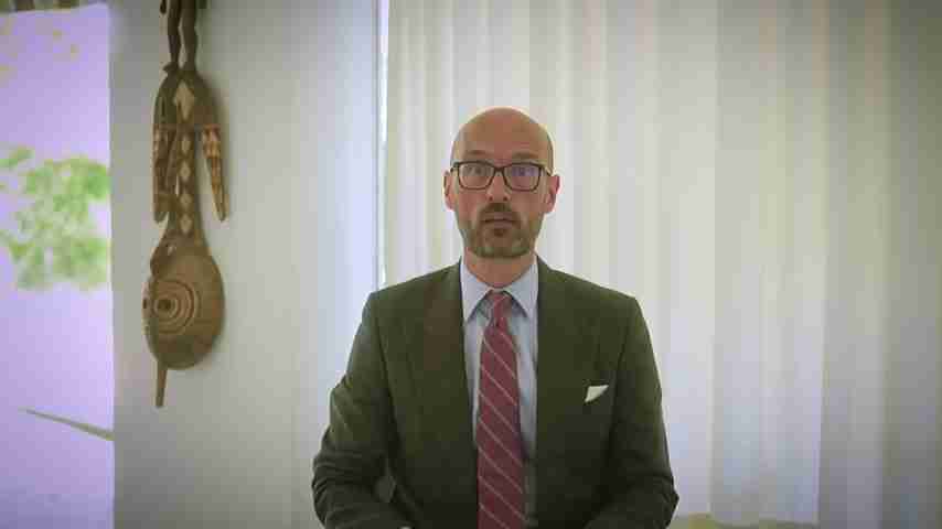 金融风险警示：第一品牌和三色汽车信贷破产深度分析