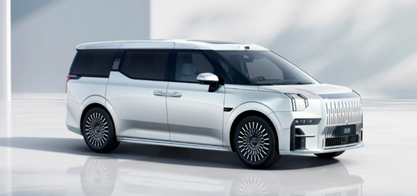 极氪009登顶40万+MPV销量榜首