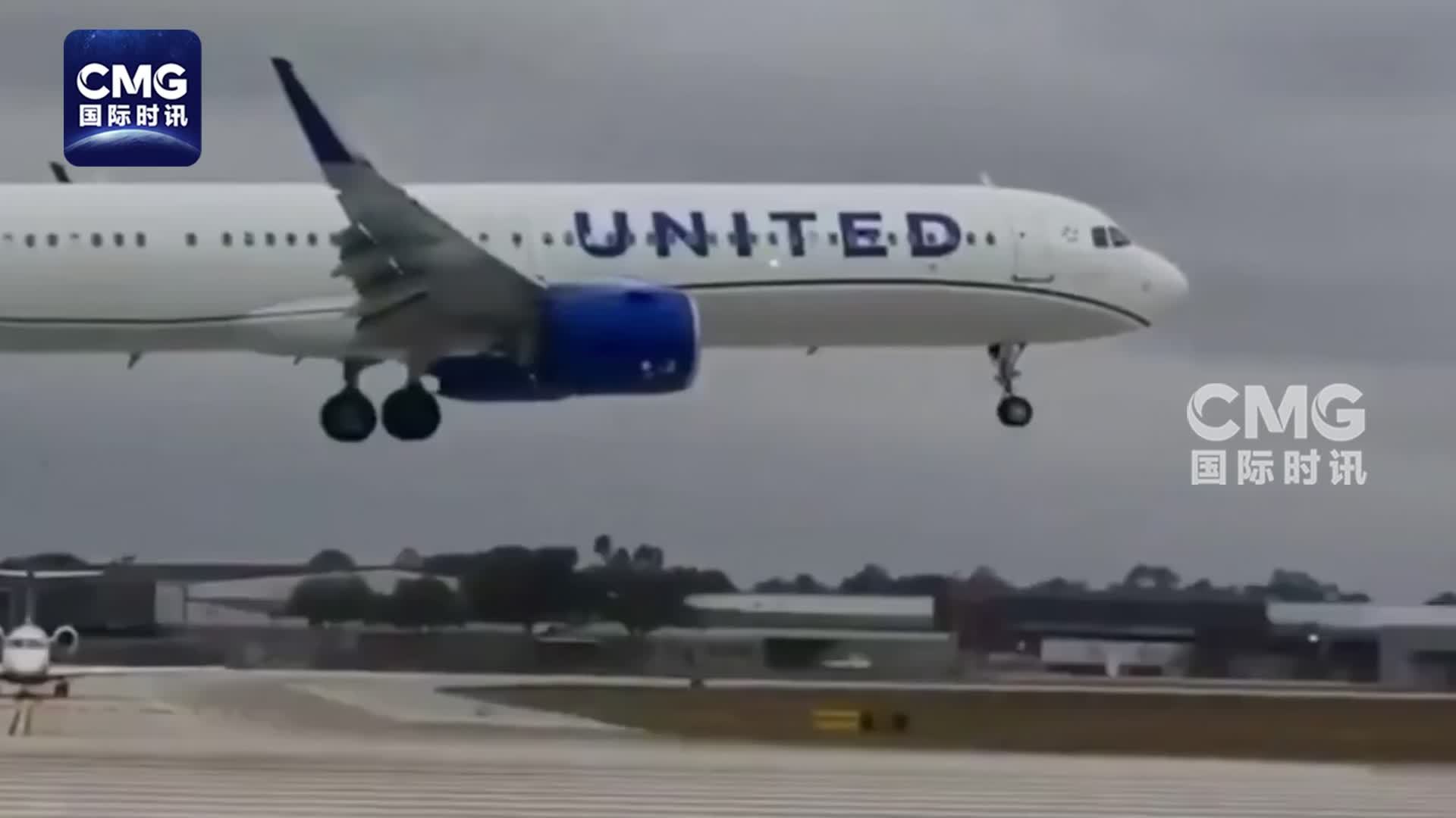 客机降落弹跳轮胎脱落，FAA展开调查