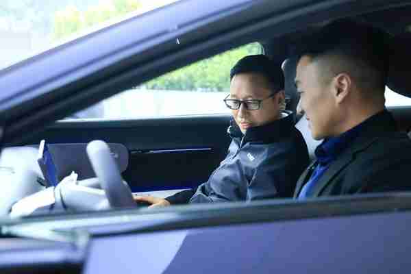 华为靳玉志称“如脱胎换骨” 新款阿维塔12有什么升级？