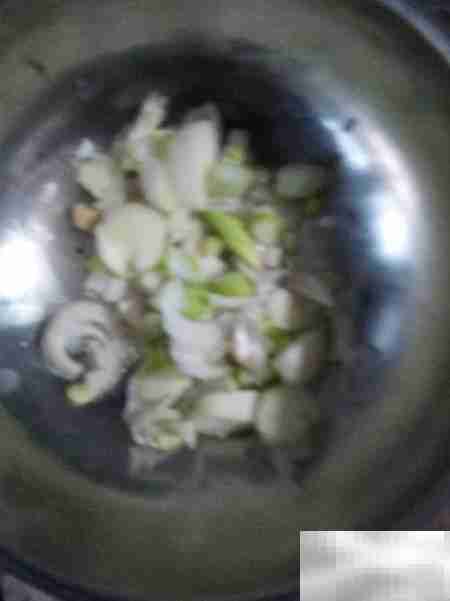 煎半成品溜肉段：快手家常菜