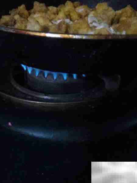 煎半成品溜肉段：快手家常菜