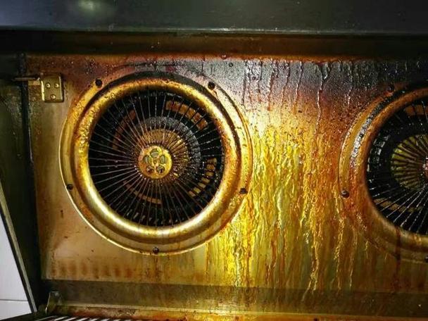 厨房水龙头上的油渍和水垢怎么一起除? 哪些清洁剂可以一瓶搞定