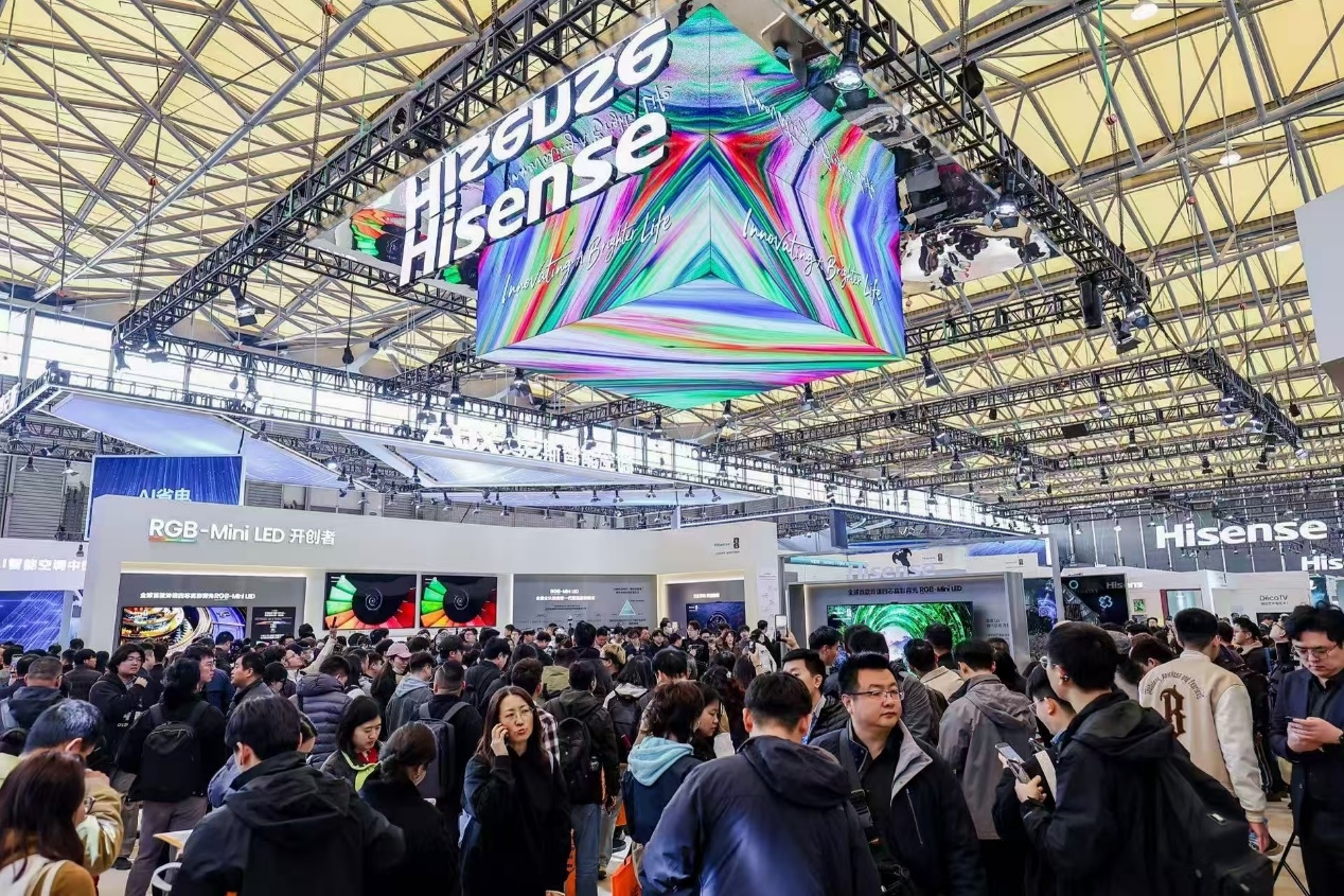 海信三大技术亮相AWE2026，彩色光源引领新潮流