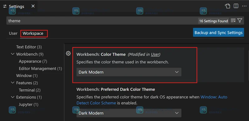 VS Code 官方文档展示的深色主题设置结果,侧栏与编辑器颜色已同步切换